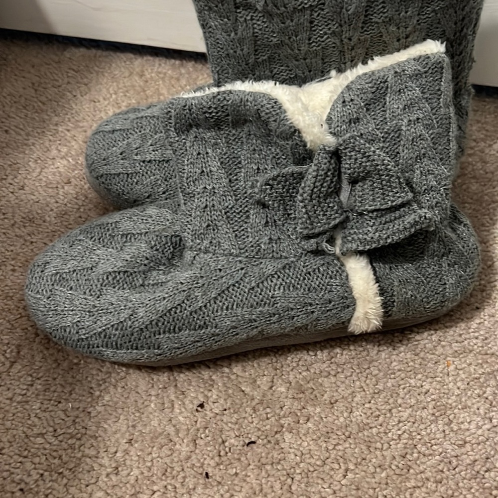 Gray fur lined aerosols size 6 1/2 – 7 1/2